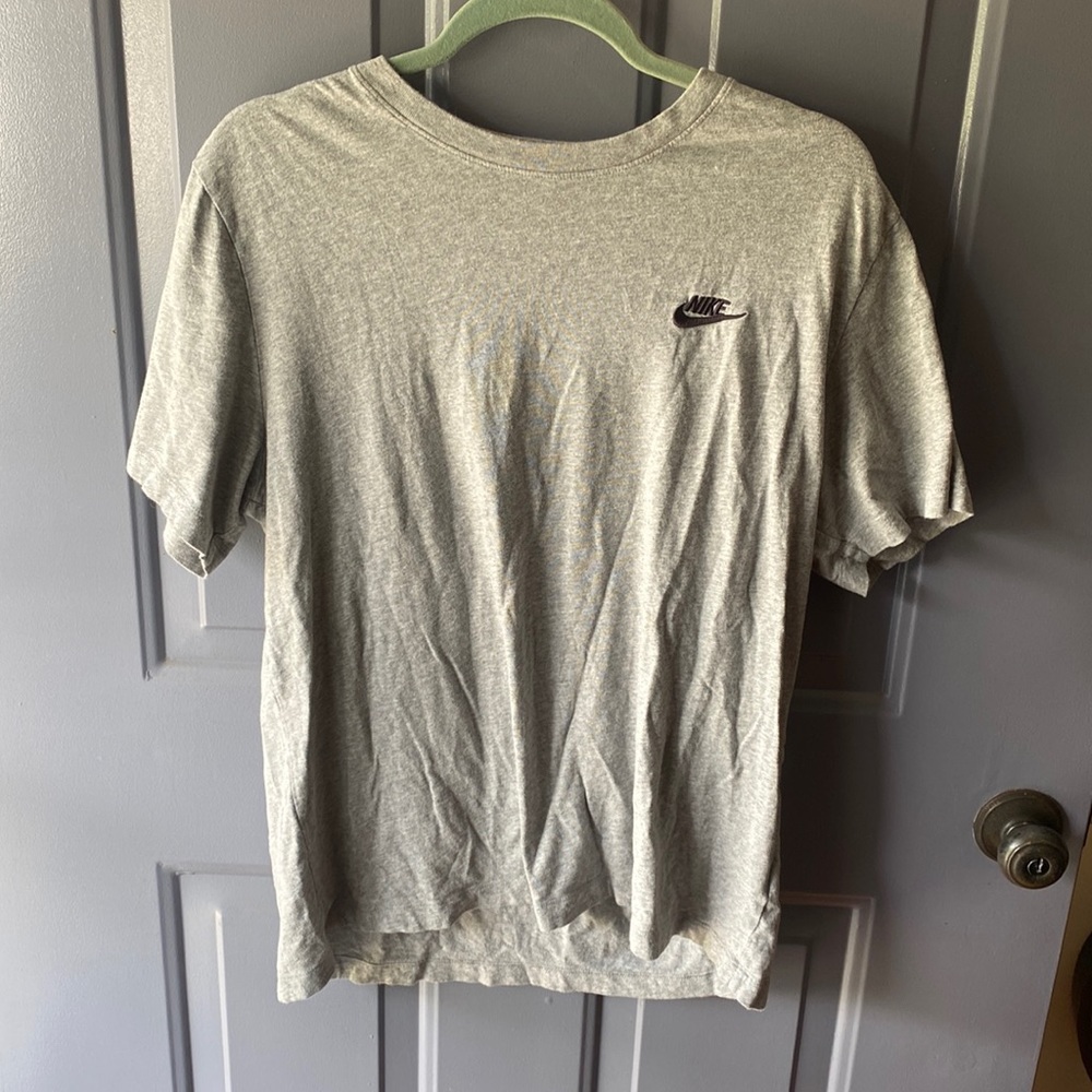 Men’s nike tee